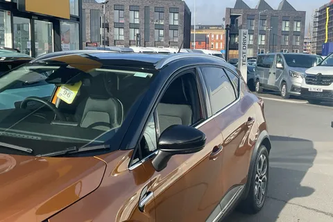 BL22JZU Renault Captur 1.6 E-TECH Hybrid 145 SE Edition 5dr Auto Thumbnail #16