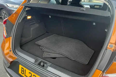 BL22JZU Renault Captur 1.6 E-TECH Hybrid 145 SE Edition 5dr Auto Thumbnail #40