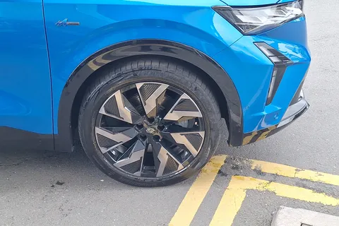 DU25VVE Renault Rafale E-Tech FHEV Techno Esprit Alpine 5dr Auto 4C Thumbnail #5