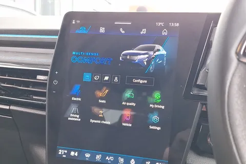 DU25VVE Renault Rafale E-Tech FHEV Techno Esprit Alpine 5dr Auto 4C Thumbnail #14