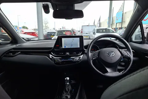 MH22KFN Toyota C-HR 1.8 Hybrid Design 5dr CVT Thumbnail #4
