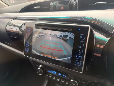 ML19LME Toyota Hilux Invincible D/Cab Pick Up 2.4 D-4D Thumbnail #17