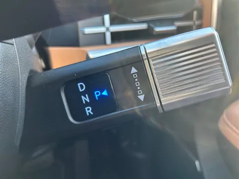 EA74WVK Hyundai Santa Fe 1.6 TGDi Plug-in Hybrid Ultimate 5dr 4WD Auto Thumbnail #14