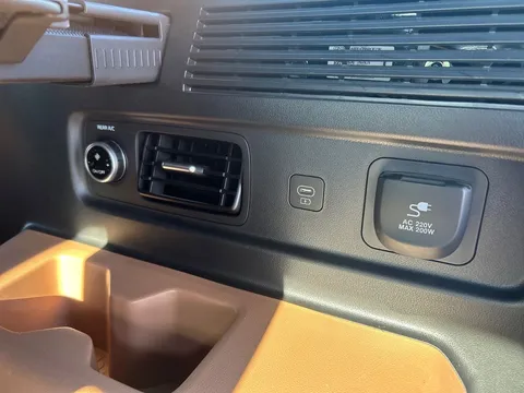 EA74WVK Hyundai Santa Fe 1.6 TGDi Plug-in Hybrid Ultimate 5dr 4WD Auto Thumbnail #16