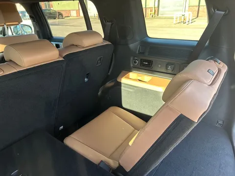 EA74WVK Hyundai Santa Fe 1.6 TGDi Plug-in Hybrid Ultimate 5dr 4WD Auto Thumbnail #18