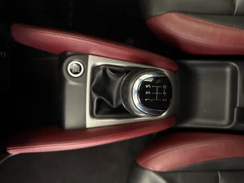 YG17RZE Nissan Micra 0.9 IG-T Tekna 5dr [Leather] Thumbnail #17