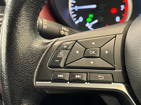 YG17RZE Nissan Micra 0.9 IG-T Tekna 5dr [Leather] Thumbnail #23