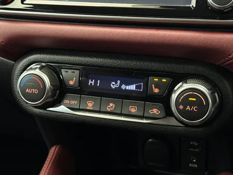 YG17RZE Nissan Micra 0.9 IG-T Tekna 5dr [Leather] Thumbnail #28