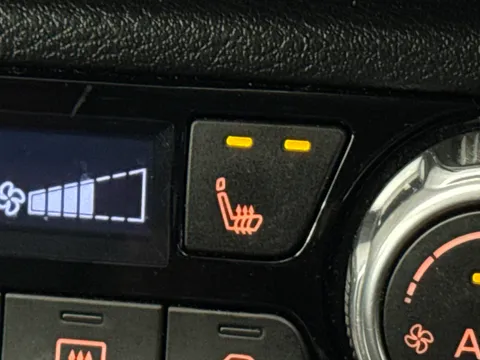 YG17RZE Nissan Micra 0.9 IG-T Tekna 5dr [Leather] Thumbnail #29