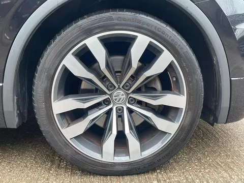 LL18UZP Volkswagen Tiguan 2.0 TSi 180 4Motion R-Line 5dr DSG Thumbnail #9
