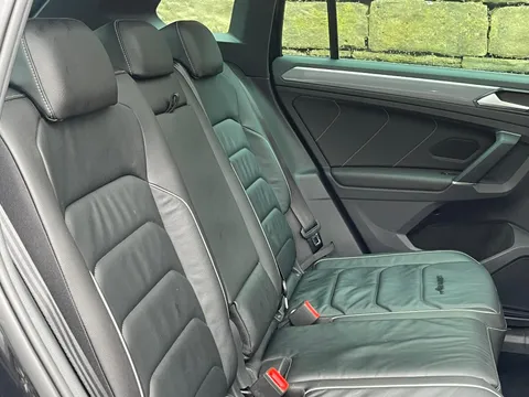 LL18UZP Volkswagen Tiguan 2.0 TSi 180 4Motion R-Line 5dr DSG Thumbnail #11