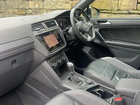 LL18UZP Volkswagen Tiguan 2.0 TSi 180 4Motion R-Line 5dr DSG Thumbnail #17