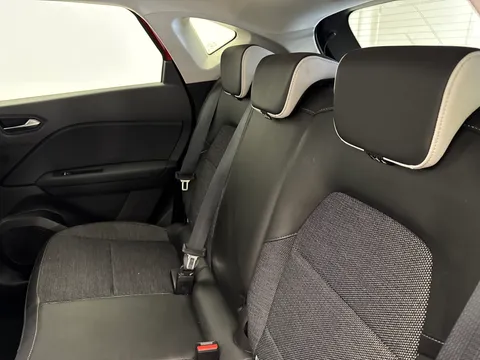 DL72RYD Renault Captur 1.6 E-Tech full hybrid 145 Techno 5dr Auto Thumbnail #10