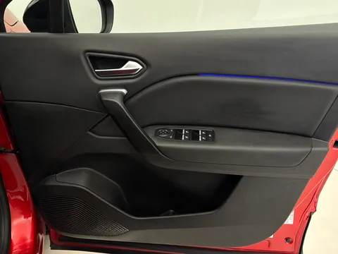 DL72RYD Renault Captur 1.6 E-Tech full hybrid 145 Techno 5dr Auto Thumbnail #18