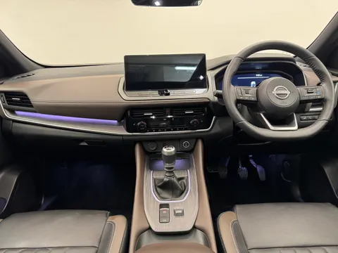 OE74UGP Nissan Qashqai 1.3 DiG-T MH Tekna 5dr Thumbnail #4