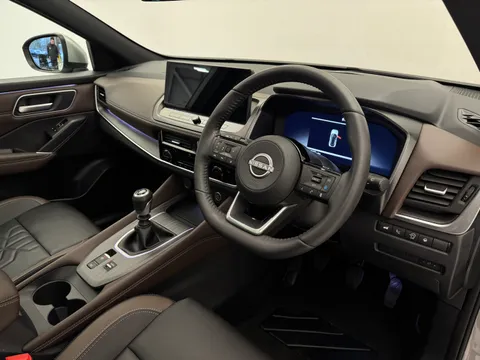 OE74UGP Nissan Qashqai 1.3 DiG-T MH Tekna 5dr Thumbnail #24