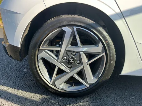 EA25YTT Hyundai i20 1.0T GDi Premium 5dr DCT Thumbnail #9