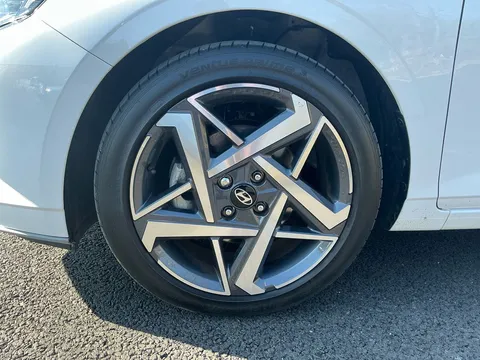 EA25YTT Hyundai i20 1.0T GDi Premium 5dr DCT Thumbnail #10