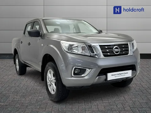 OW72ZVH Nissan Navara Double Cab Pick Up Acenta 2.3dCi 163 TT 4WD Thumbnail #2
