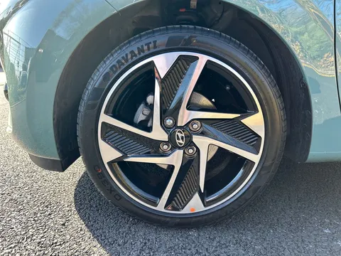 EA25ZFV Hyundai i10 1.0 [63] Premium 5dr Auto [Nav] Thumbnail #9