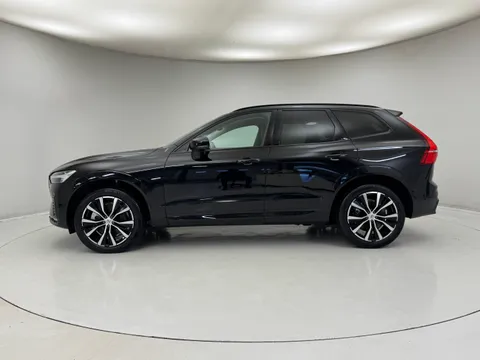 DU25WBN Volvo XC60 2.0 B5P Plus Dark 5dr AWD Geartronic Thumbnail #2