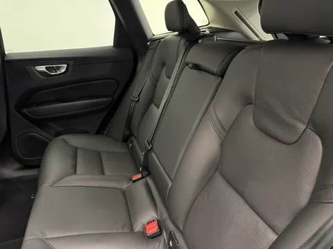 DU25WBN Volvo XC60 2.0 B5P Plus Dark 5dr AWD Geartronic Thumbnail #10