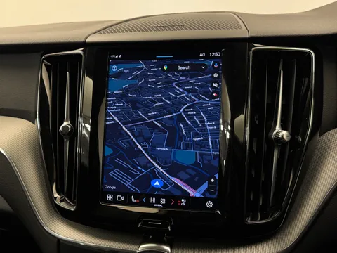 DU25WBN Volvo XC60 2.0 B5P Plus Dark 5dr AWD Geartronic Thumbnail #25