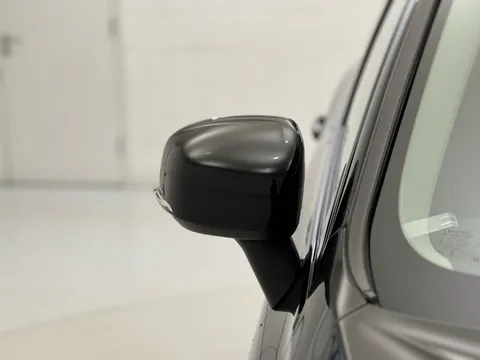 DU25WBN Volvo XC60 2.0 B5P Plus Dark 5dr AWD Geartronic Thumbnail #34