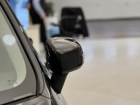 DU25WBN Volvo XC60 2.0 B5P Plus Dark 5dr AWD Geartronic Thumbnail #35