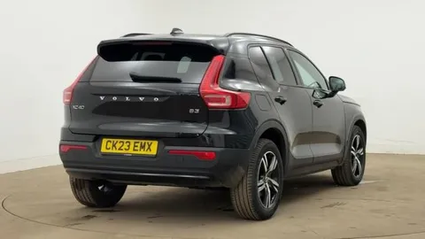 CK23EMX Volvo XC40 2.0 B3P Plus Dark 5dr Auto Thumbnail #4