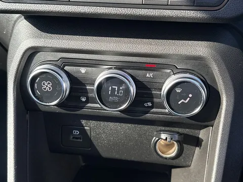 14 of 30 for Dacia Jogger 1.0 TCe Extreme SE 5dr