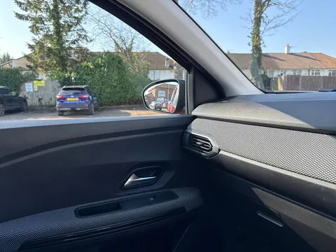 21 of 30 for Dacia Jogger 1.0 TCe Extreme SE 5dr