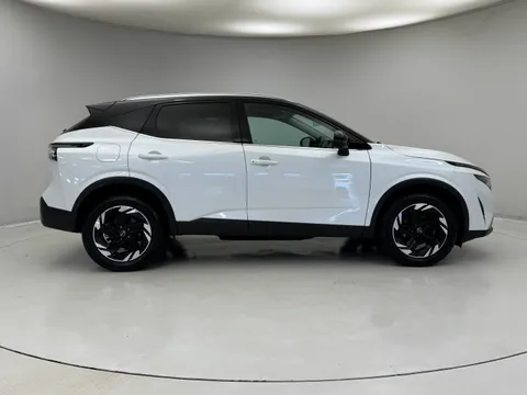 OV74WZS Nissan Qashqai 1.3 DiG-T MH N-Connecta [Glass Roof] 5dr Thumbnail #10