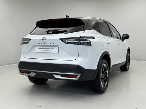 OV74WZS Nissan Qashqai 1.3 DiG-T MH N-Connecta [Glass Roof] 5dr Thumbnail #7