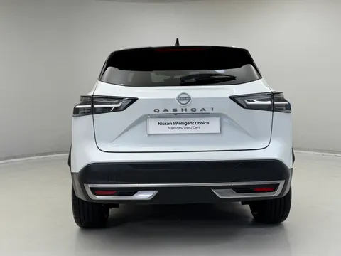 OV74WZS Nissan Qashqai 1.3 DiG-T MH N-Connecta [Glass Roof] 5dr Thumbnail #8