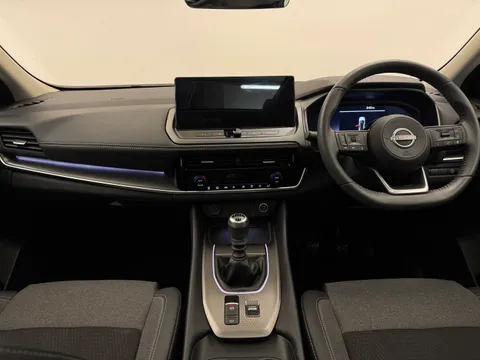 OV74WZS Nissan Qashqai 1.3 DiG-T MH N-Connecta [Glass Roof] 5dr Thumbnail #3