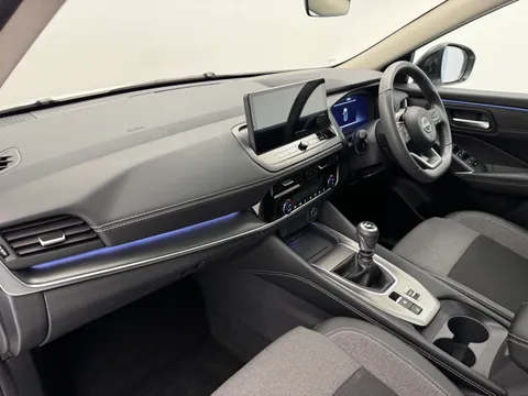 OV74WZS Nissan Qashqai 1.3 DiG-T MH N-Connecta [Glass Roof] 5dr Thumbnail #13