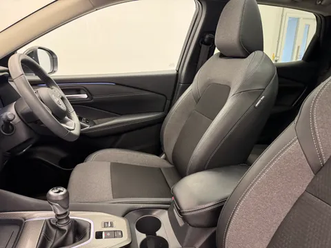 OV74WZS Nissan Qashqai 1.3 DiG-T MH N-Connecta [Glass Roof] 5dr Thumbnail #14