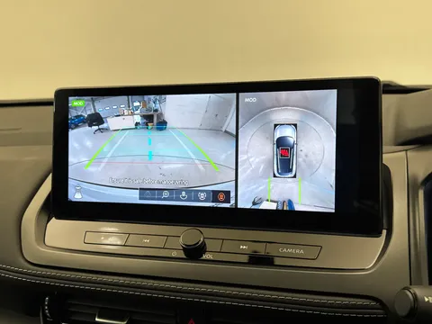 OV74WZS Nissan Qashqai 1.3 DiG-T MH N-Connecta [Glass Roof] 5dr Thumbnail #26