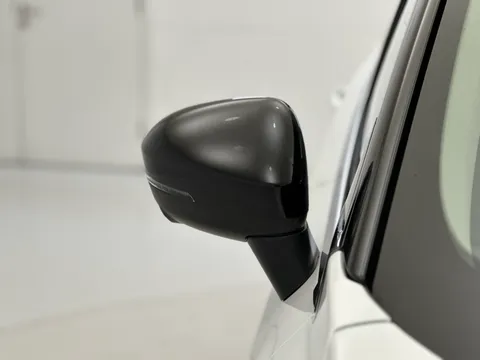 OV74WZS Nissan Qashqai 1.3 DiG-T MH N-Connecta [Glass Roof] 5dr Thumbnail #31