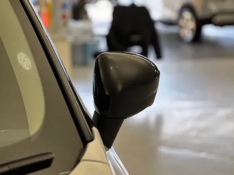 OV74WZS Nissan Qashqai 1.3 DiG-T MH N-Connecta [Glass Roof] 5dr Thumbnail #32