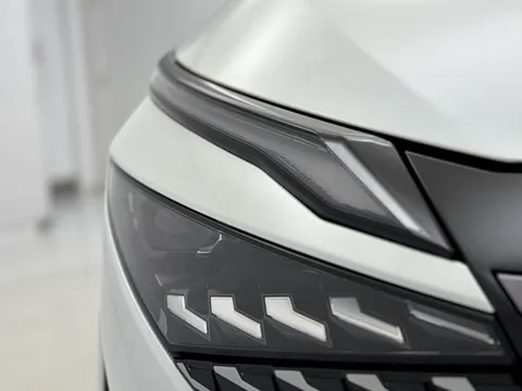 OV74WZS Nissan Qashqai 1.3 DiG-T MH N-Connecta [Glass Roof] 5dr Thumbnail #33