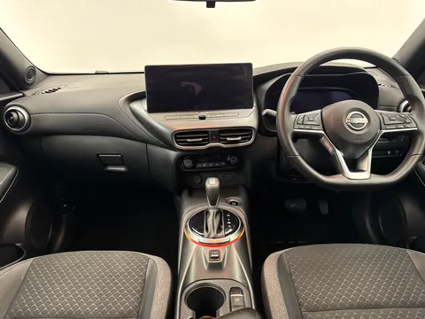 DY25VWJ Nissan Juke 1.0 DiG-T N-Connecta 5dr DCT Thumbnail #4