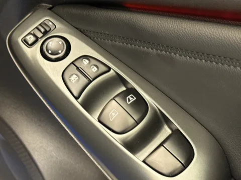 DY25VWJ Nissan Juke 1.0 DiG-T N-Connecta 5dr DCT Thumbnail #20