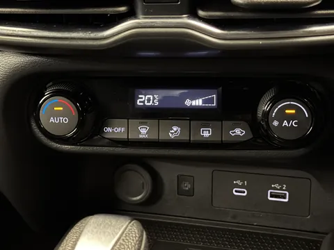 DY25VWJ Nissan Juke 1.0 DiG-T N-Connecta 5dr DCT Thumbnail #27