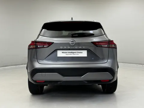 YC72WUV Nissan Qashqai 1.3 DiG-T MH N-Connecta [Glass Roof] 5dr Thumbnail #11