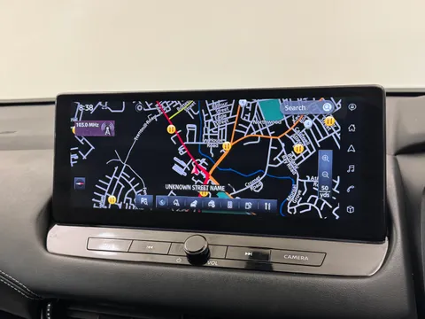 YC72WUV Nissan Qashqai 1.3 DiG-T MH N-Connecta [Glass Roof] 5dr Thumbnail #27