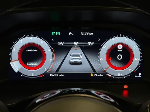 YC72WUV Nissan Qashqai 1.3 DiG-T MH N-Connecta [Glass Roof] 5dr Thumbnail #30