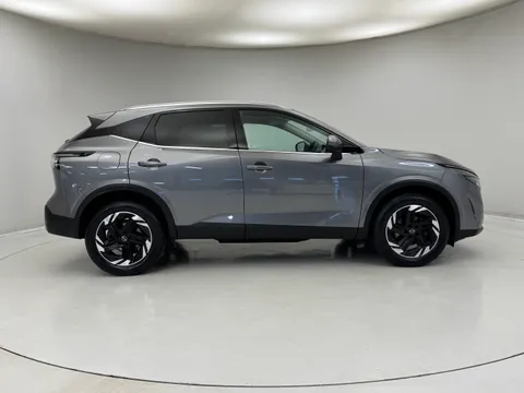 DL25XKT Nissan Qashqai 1.3 DiG-T MH N-Connecta 5dr Thumbnail #11