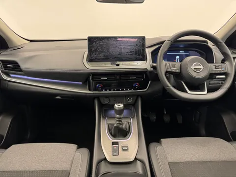 DL25XKT Nissan Qashqai 1.3 DiG-T MH N-Connecta 5dr Thumbnail #4